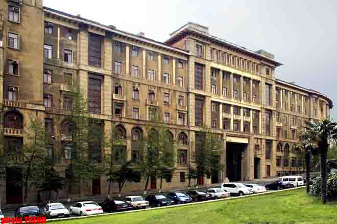 Правительству представлен план устранения оползня в жилом массиве Баку